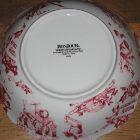 NEW Bonjour 9" Porcelain Serving Bowl Dinnerware Yuletide Garland Red White - Picture 4 of 8